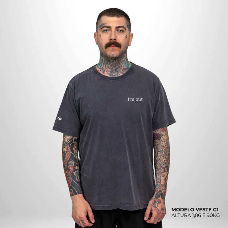 Camiseta Basic I'm Out Cinza