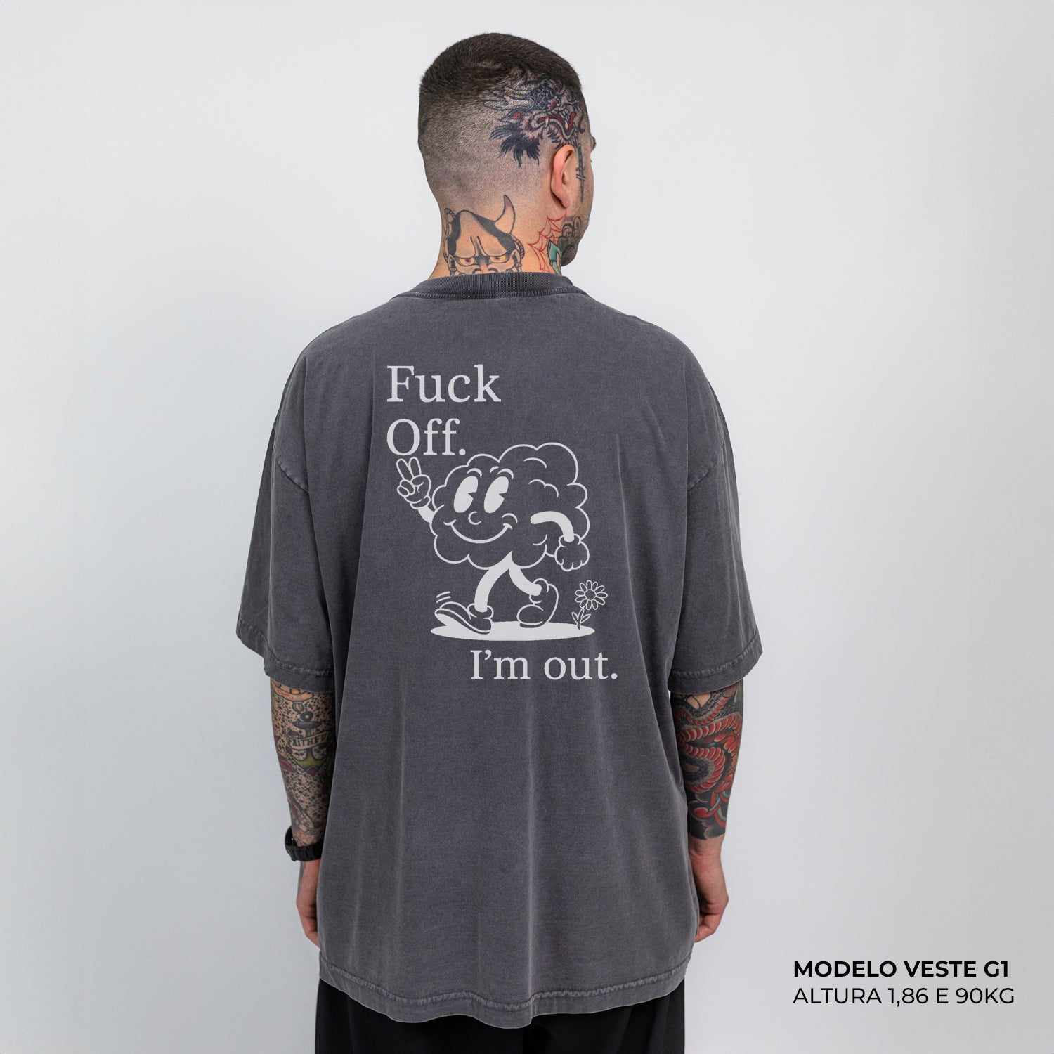 Camiseta Oversized I'm Out Cinza