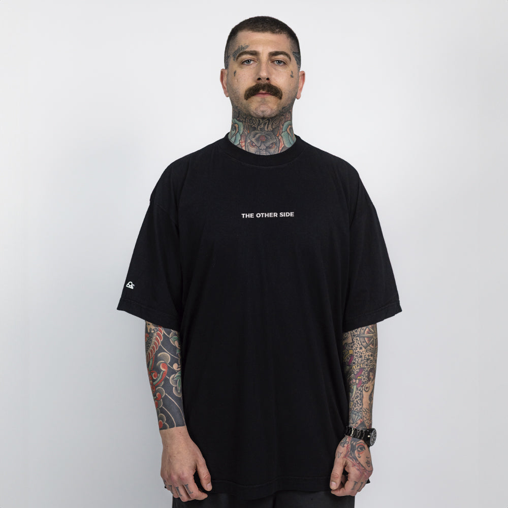 Camiseta Oversized Upside Down