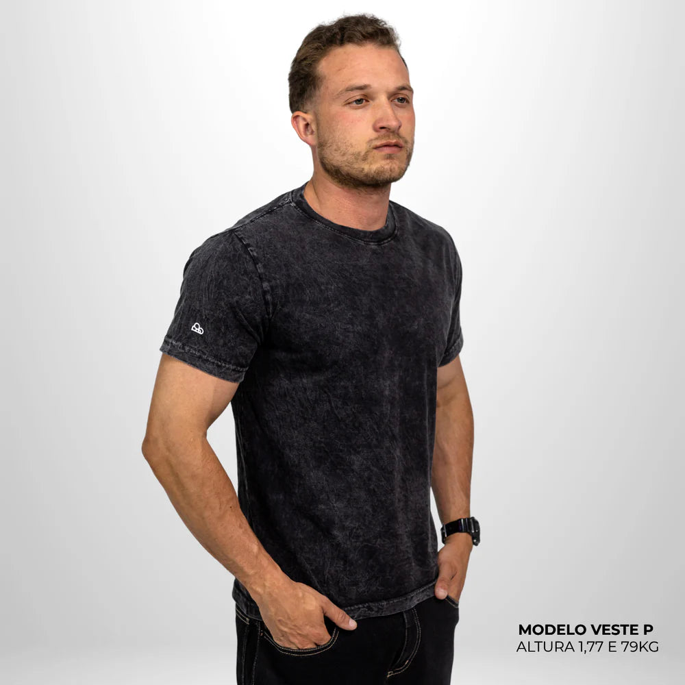 Camiseta Basic WNC Lisa Preto Estonado
