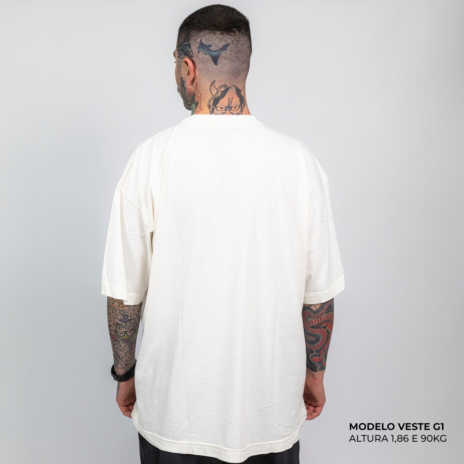 Camiseta Oversized Busy Doing Nothing Off White