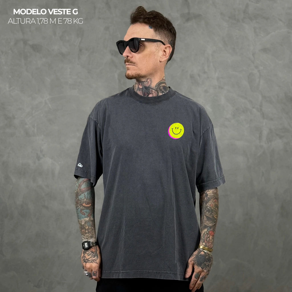Camiseta Oversized Fuck Off Cinza