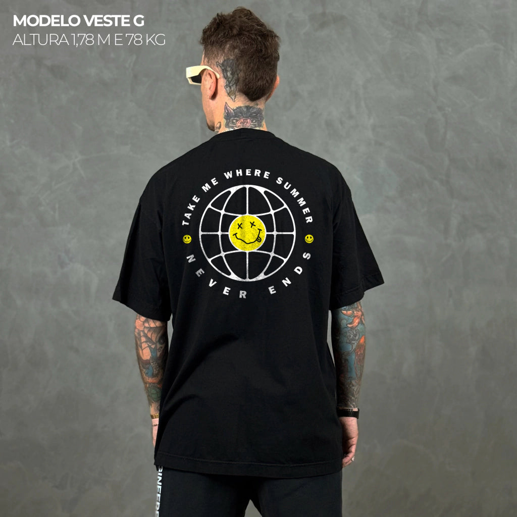 Camiseta Oversized Take Me When Summer Never Ends Preto