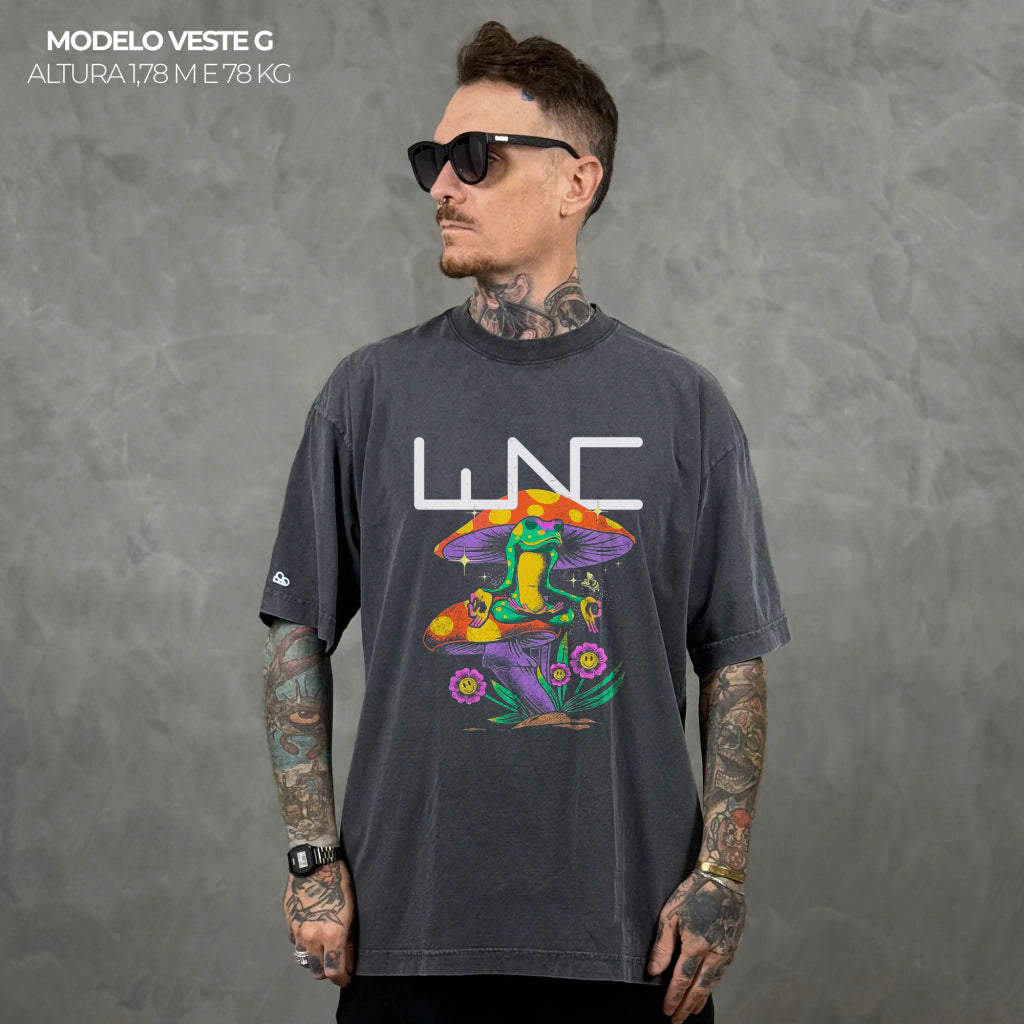 Camiseta Oversized WNC Mushroom Cinza