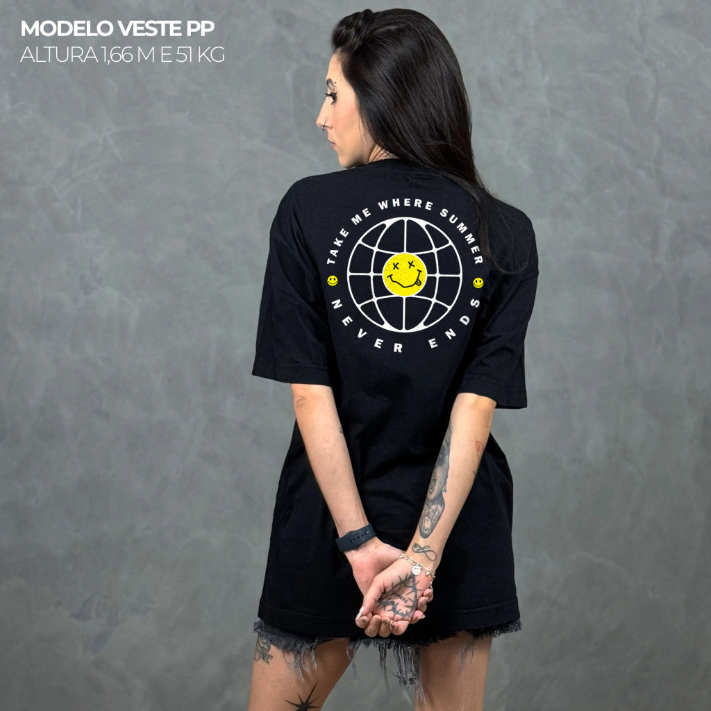 Camiseta Oversized Take Me When Summer Never Ends Preto