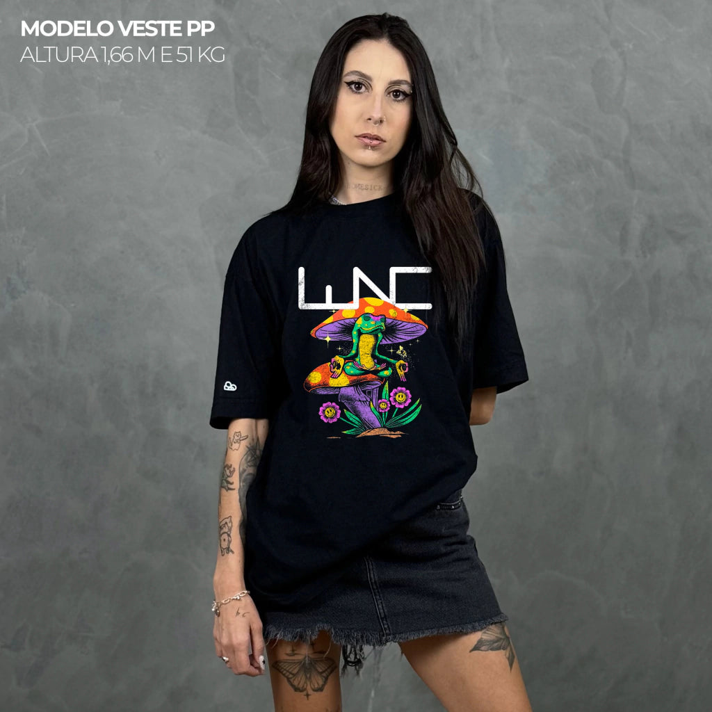 Camiseta Oversized WNC Mushroom Preto