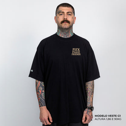 Camiseta Oversized Fuck Fake Friends Preta