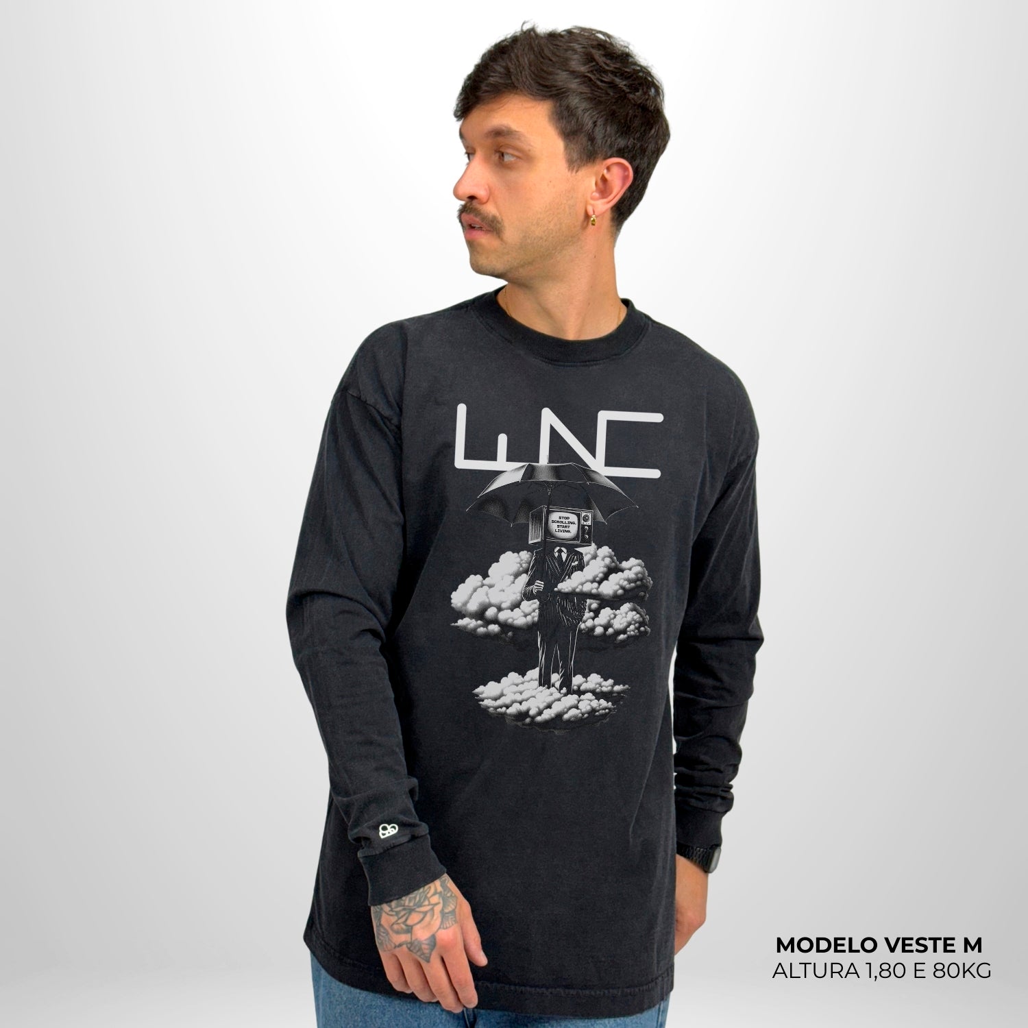 Camiseta Manga Longa Oversized Dreamy Preto Vintage