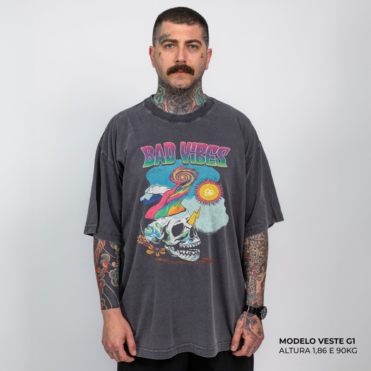Camiseta Oversized Bad Vibes Cinza Envelhecido