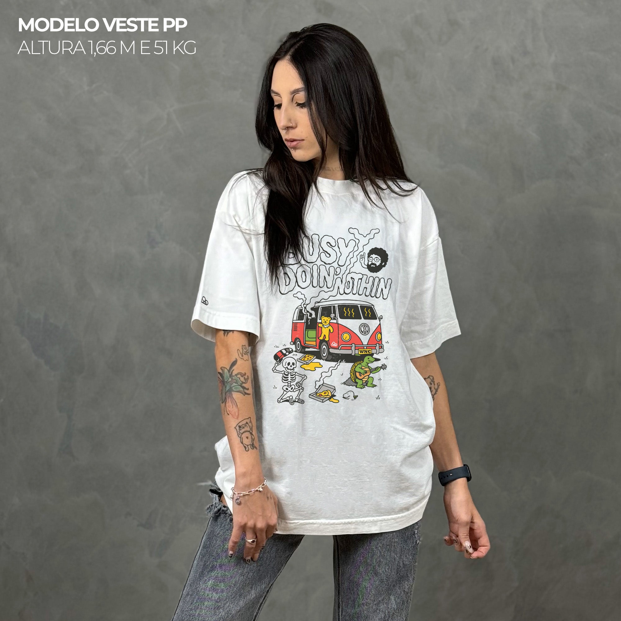 Camiseta Oversized Busy Doing Nothing Off White