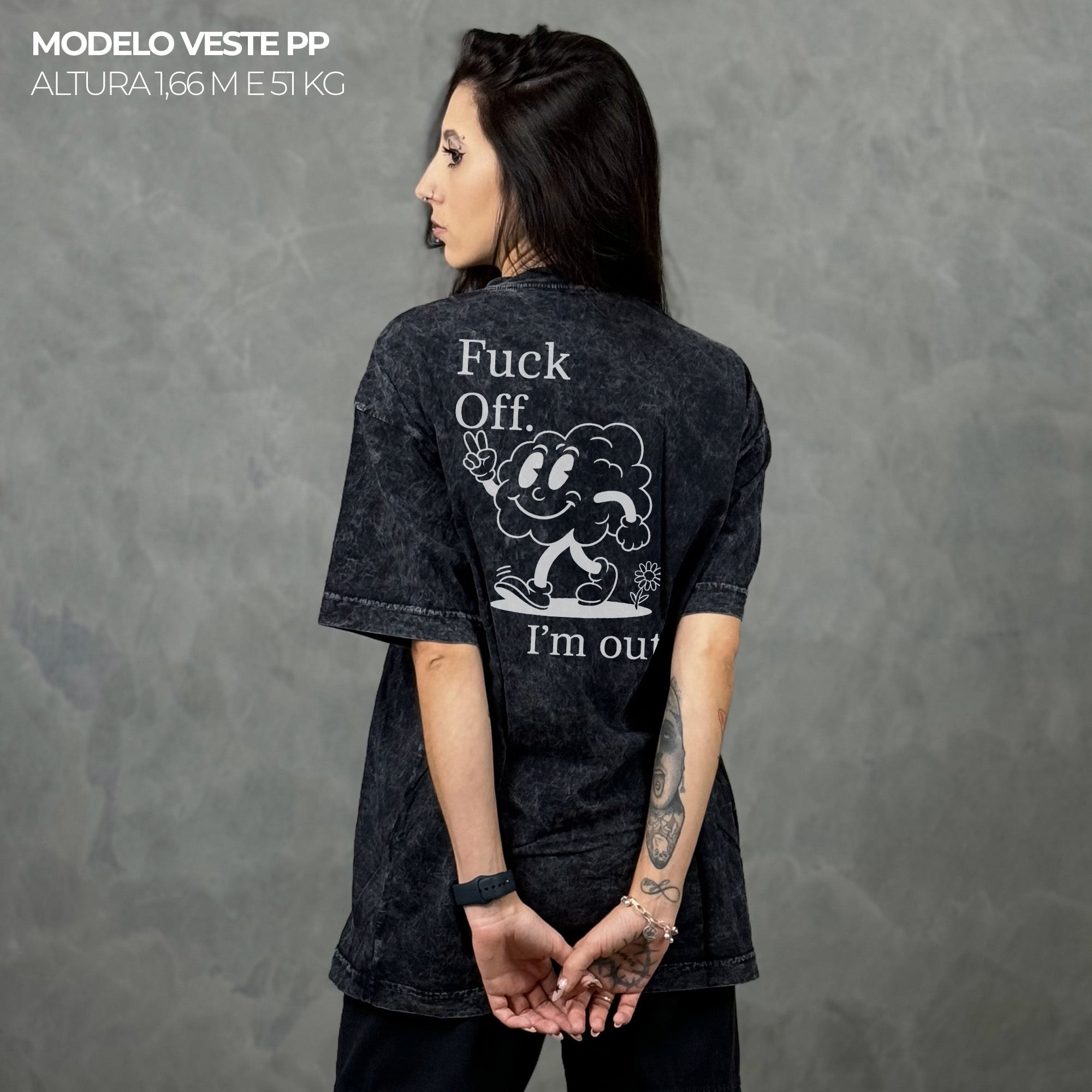 Camiseta Oversized I'm Out Preto Estonado