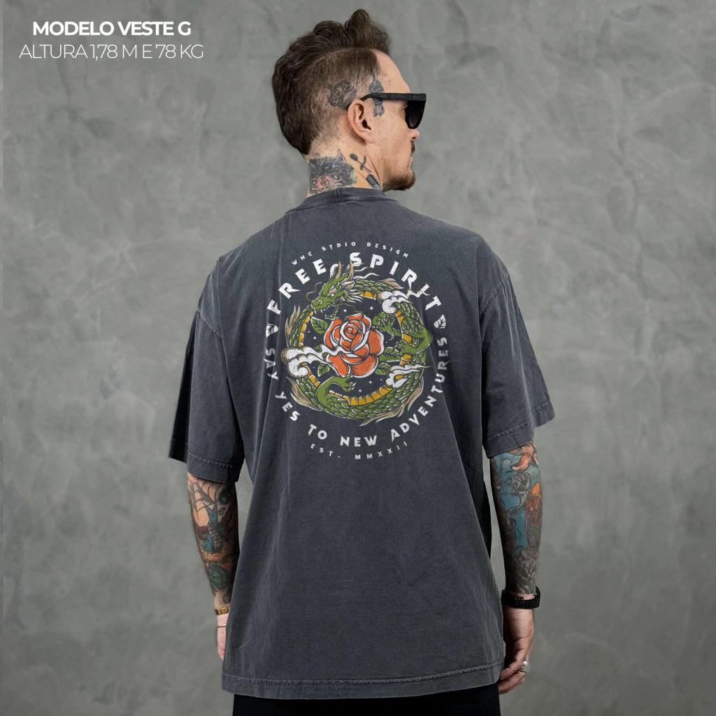 Camiseta Oversized Free Spirit Cinza