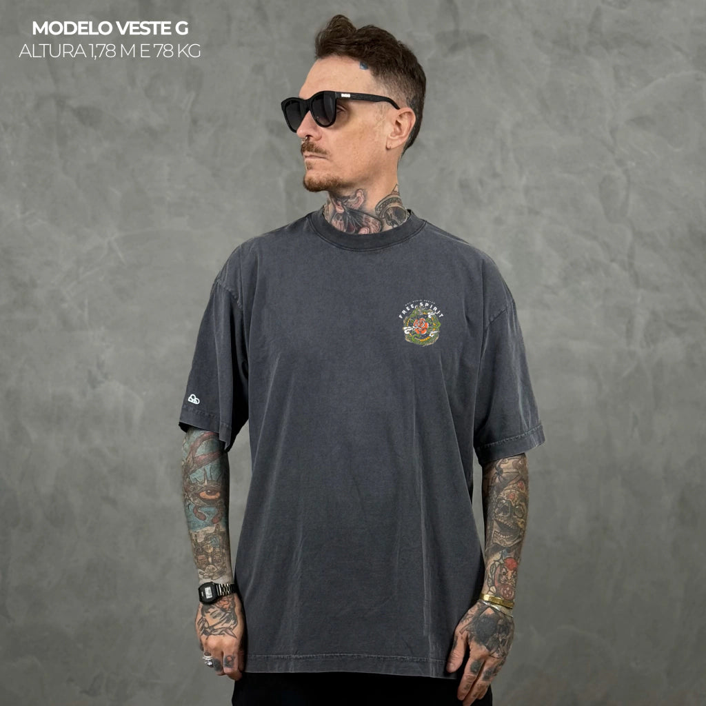 Camiseta Oversized Free Spirit Cinza