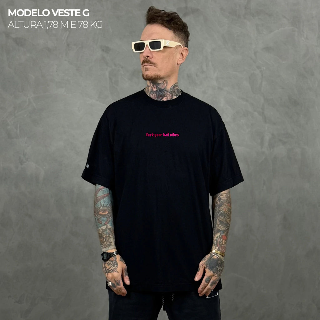 Camiseta Oversized Fuck Your Bad Vibes Preta