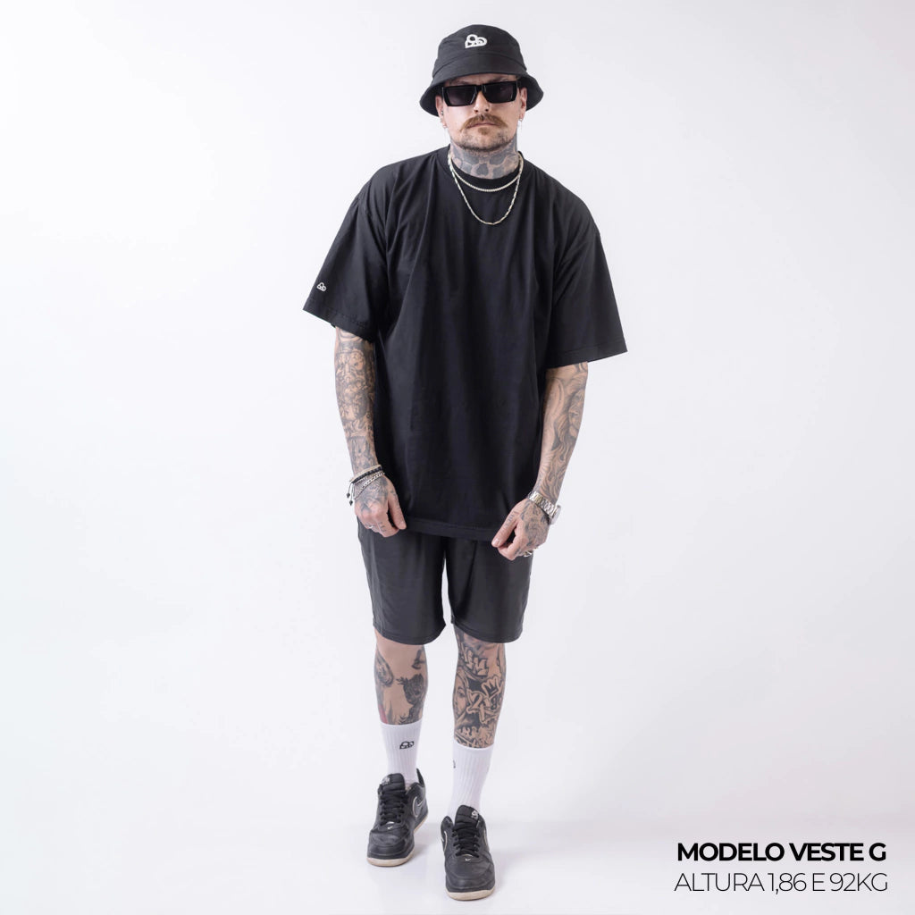 Camiseta Oversized Lisa Preto Zero Encolhimento