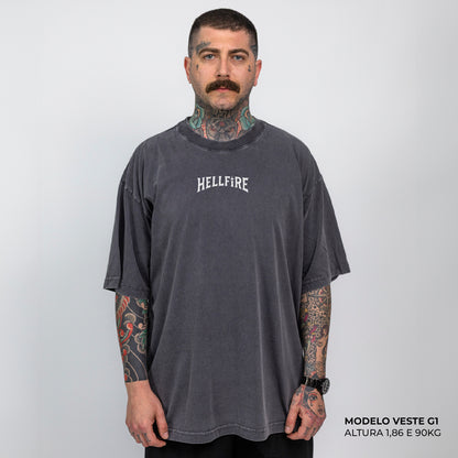 Camiseta Oversized Stranger Things Hellfire Club Cinza Envelhecido