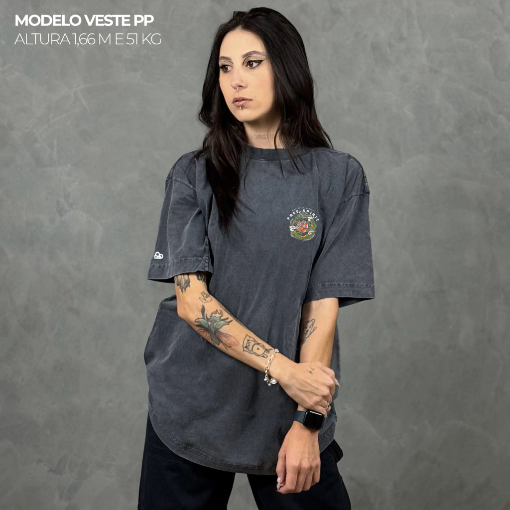 Camiseta Oversized Free Spirit Cinza