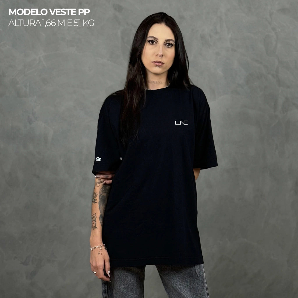 Camiseta Oversized Simple Preto