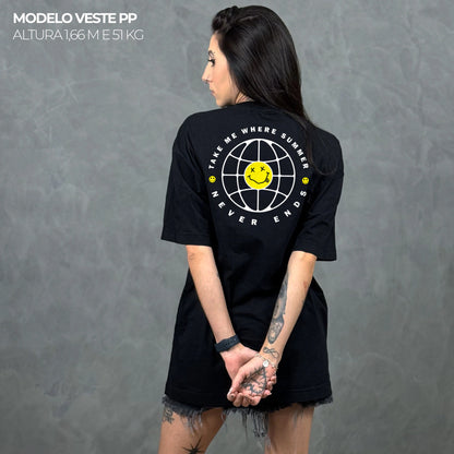 Camiseta Oversized Take Me When Summer Never Ends Preto