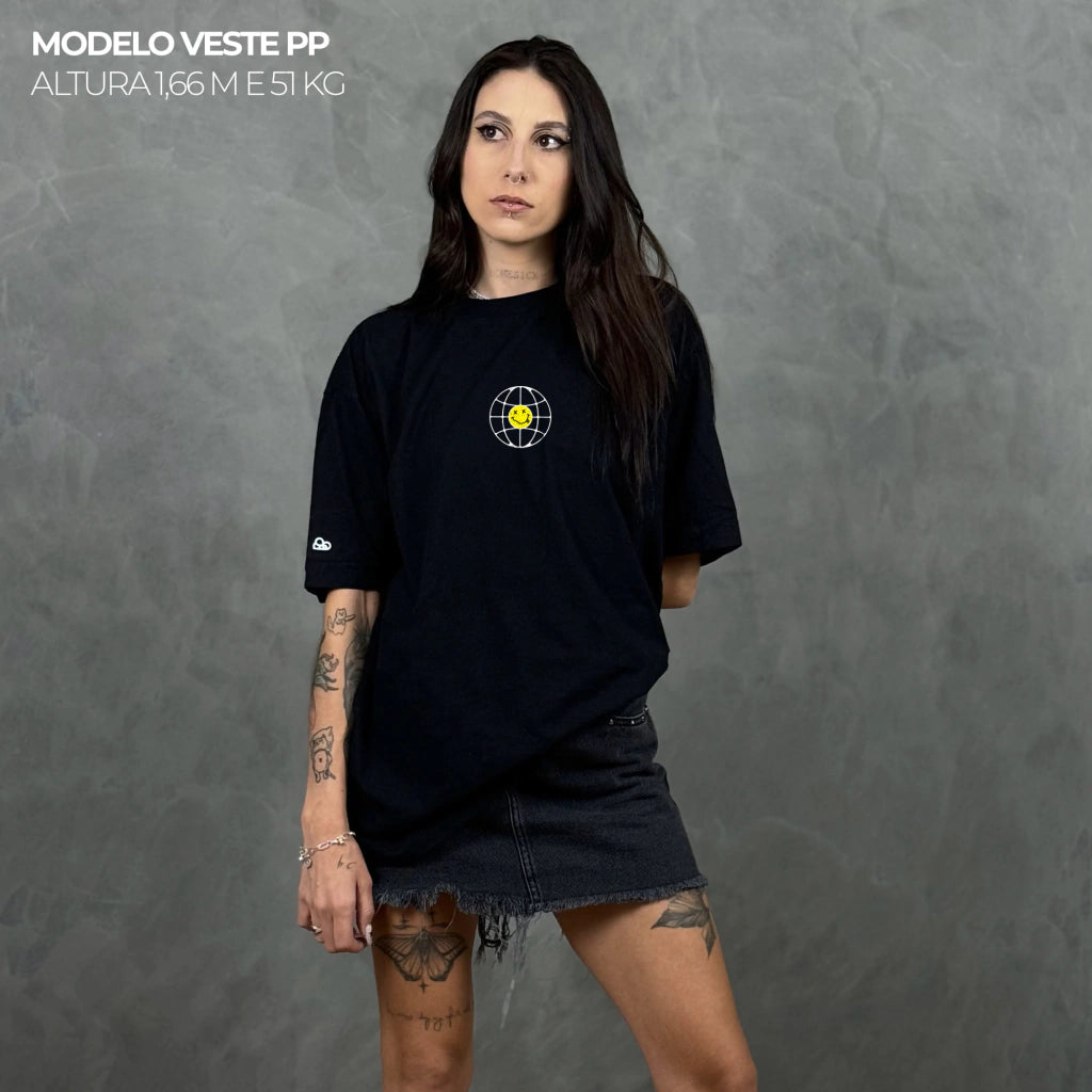 Camiseta Oversized Take Me When Summer Never Ends Preto