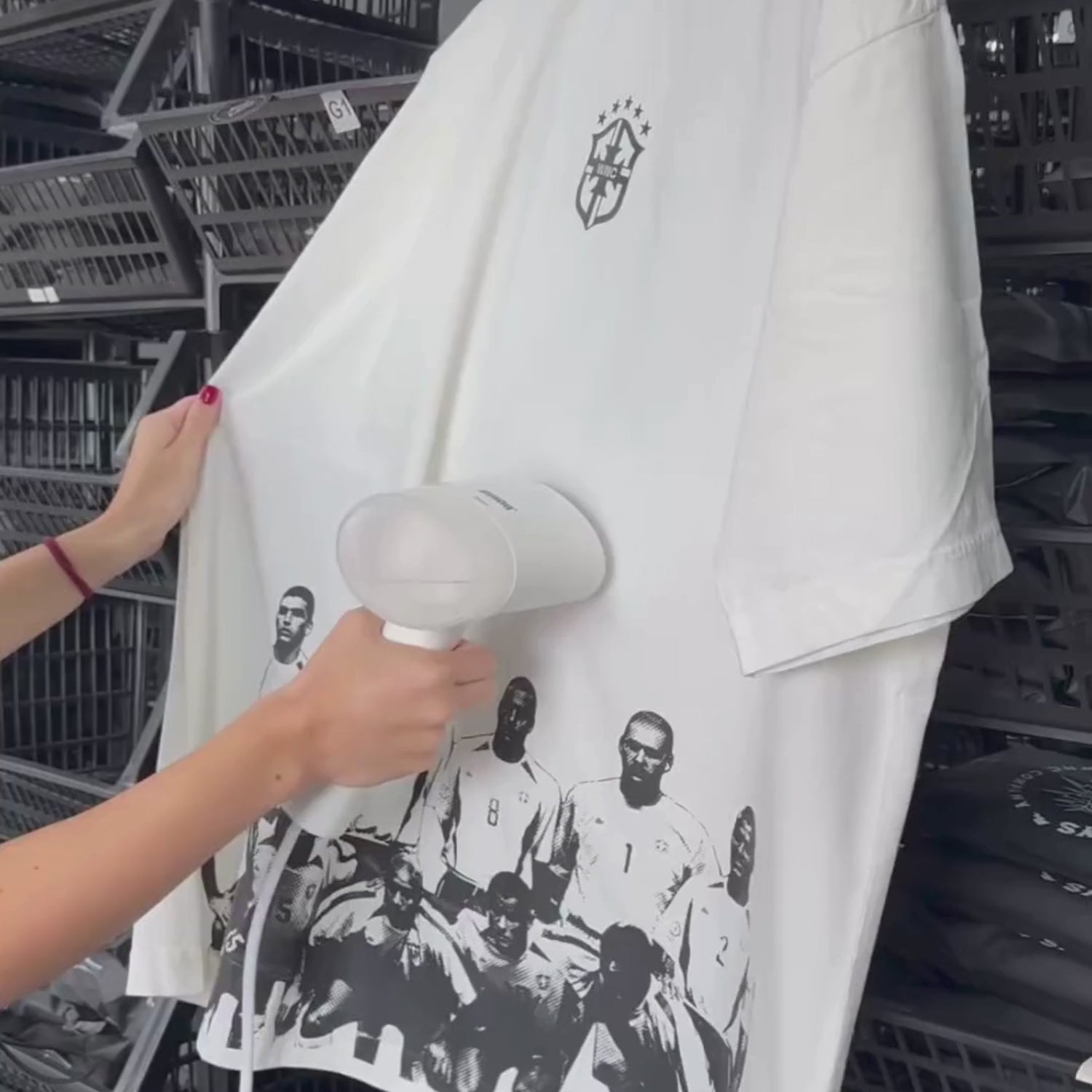 Carregar vídeo: Camiseta Oversized Seleção Penta 2002 Off White